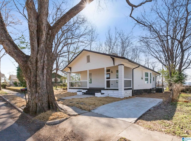 bungalow-style house featuring covered porch