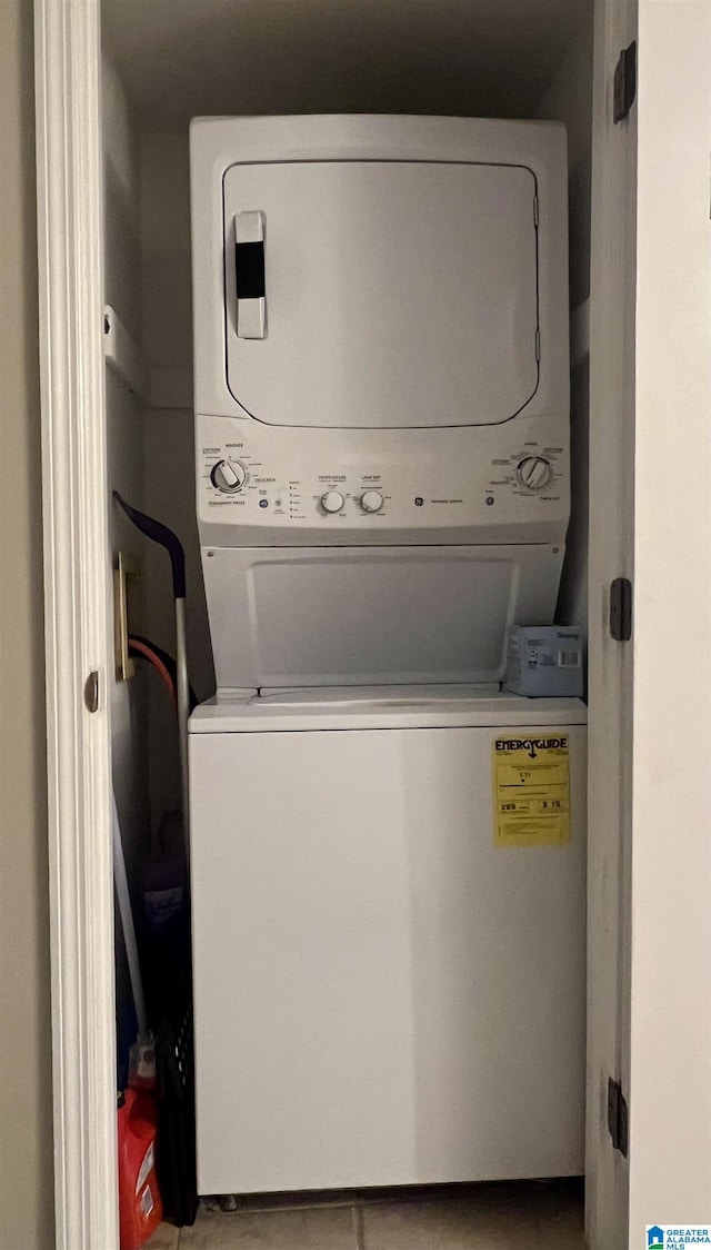 171 Old Montgomery Hwy Unit A, Homewood, AL 35216 - clothes washing area featuring stacked washer and clothes dryer