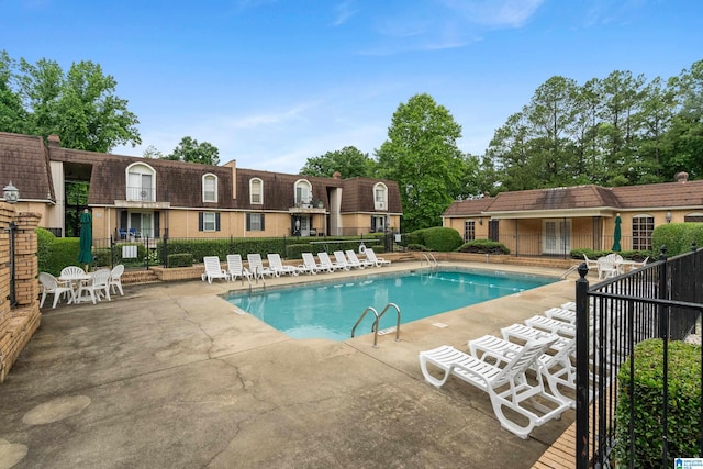 171 Old Montgomery Hwy Unit A, Homewood, AL 35216 - community pool featuring fence and a patio area