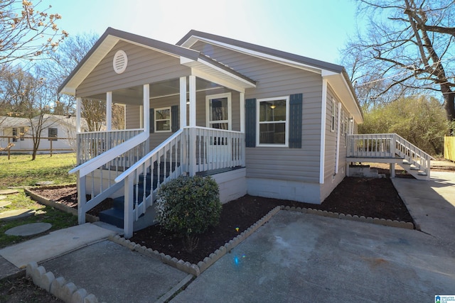 view of front of house featuring covered porch