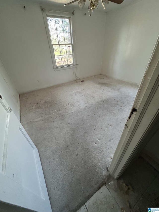 empty room with ceiling fan