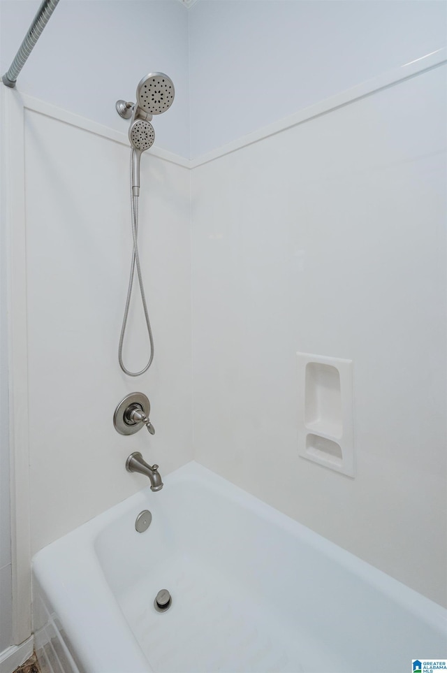 details with shower / bathtub combination