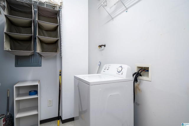 clothes washing area with washer / dryer and laundry area