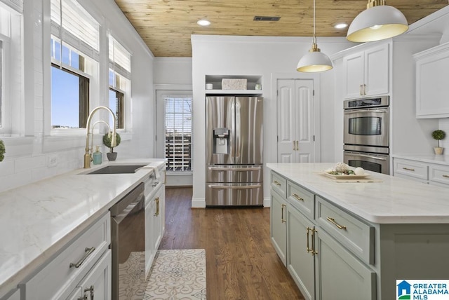 kitchen featuring wooden ceiling, stainless steel appliances, dark wood-type flooring, a sink, and visible vents