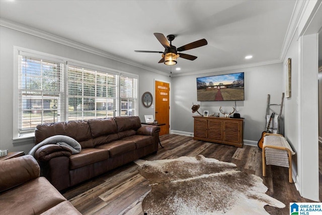 living area with ceiling fan, recessed lighting, wood finished floors, baseboards, and crown molding