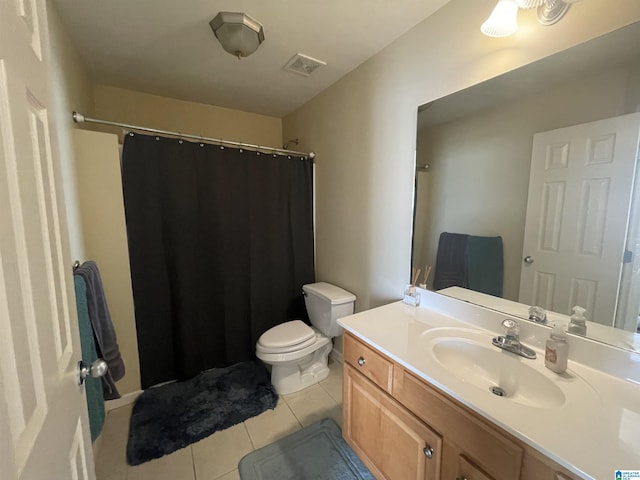 full bath with tile patterned flooring, visible vents, toilet, a shower with curtain, and vanity