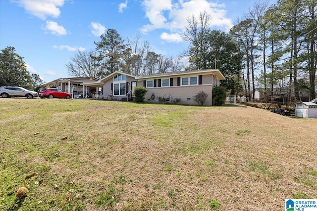 ranch-style house featuring a front yard and crawl space