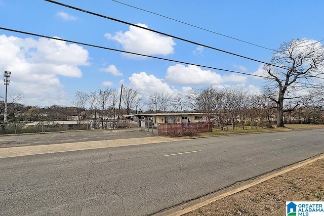 view of front of property with a fenced front yard