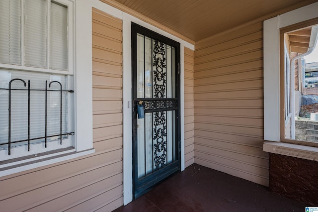 property entrance with a porch