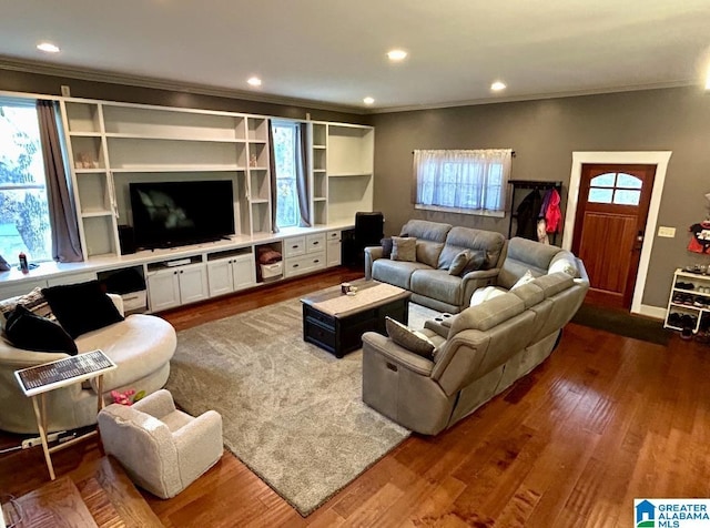 living room with dark wood-style floors, recessed lighting, baseboards, and crown molding