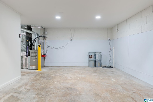 garage with heating unit