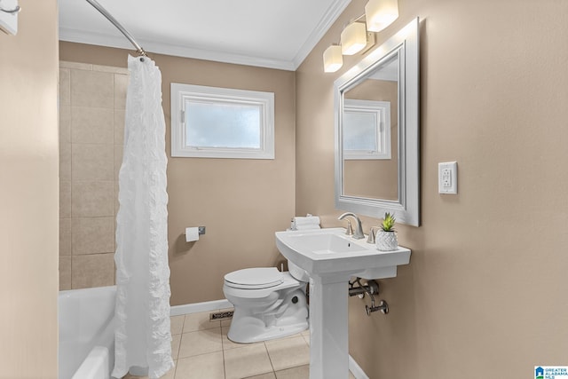 full bathroom featuring baseboards, visible vents, toilet, ornamental molding, and tile patterned floors