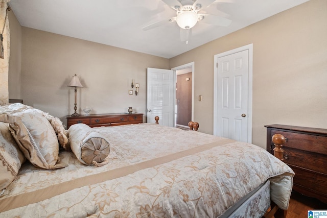 bedroom featuring ceiling fan