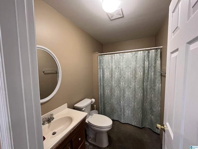 full bathroom with visible vents, toilet, vanity, and a shower with curtain