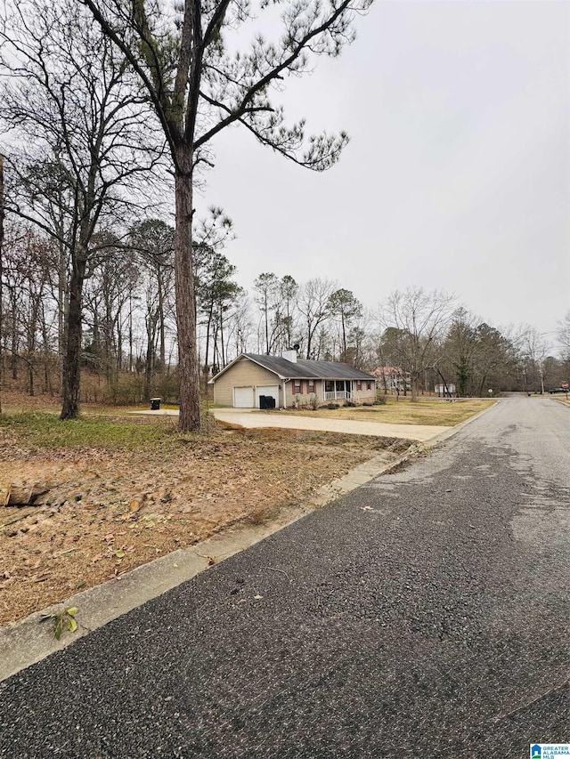 view of front of home featuring driveway