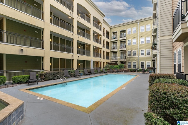 401 20th St S Unit 309, Birmingham, AL 35233 - community pool with a patio area and fence