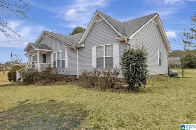 view of front of property with a front lawn