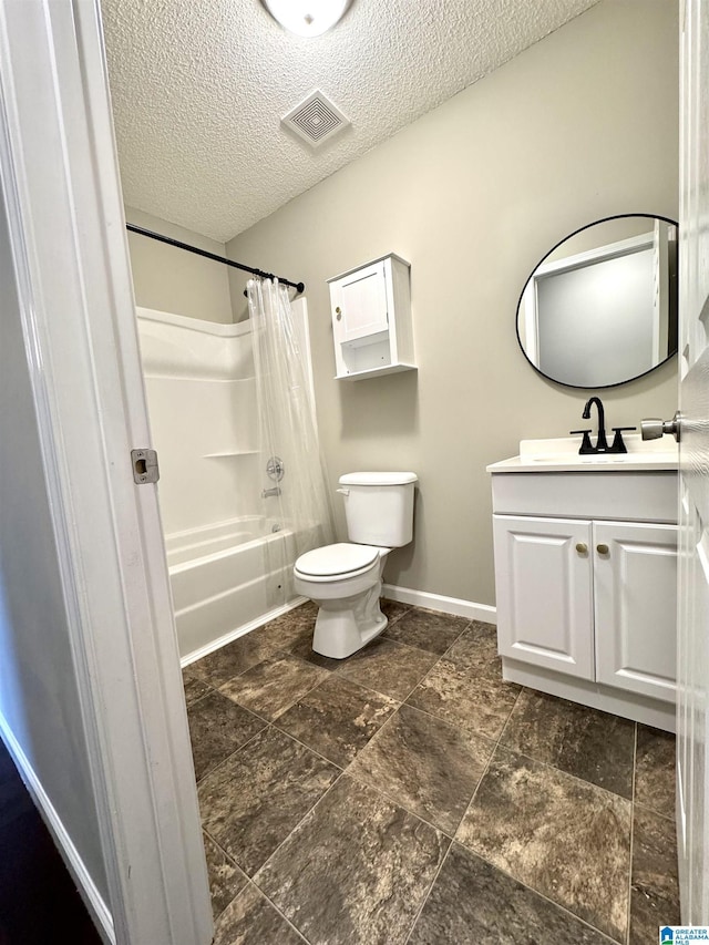 full bathroom with visible vents, toilet, vanity, shower / bath combo, and a textured ceiling