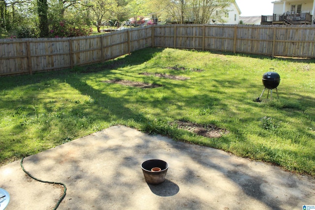 view of yard featuring fence