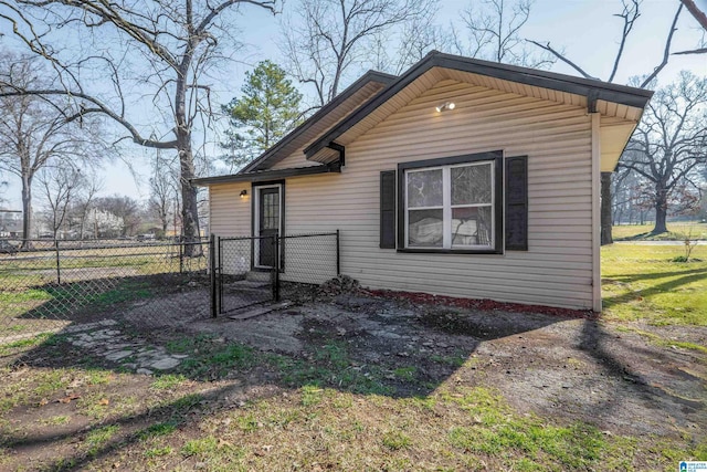 1109 Central Ave, Gadsden, AL 35904 - bungalow featuring fence