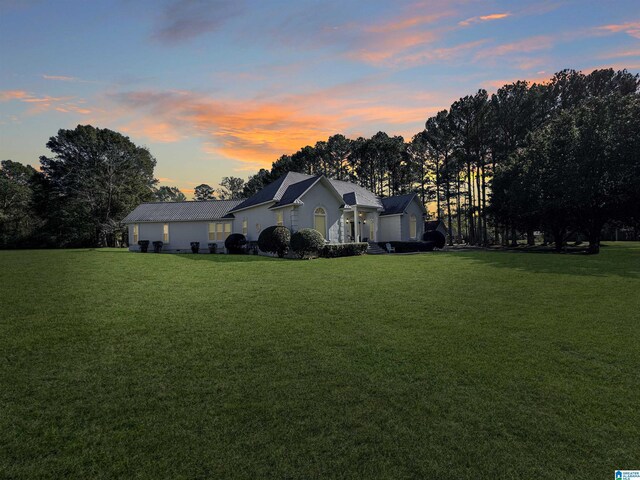 385 Rouse Rd, Sumiton, AL 35148 - view of front facade featuring a front yard