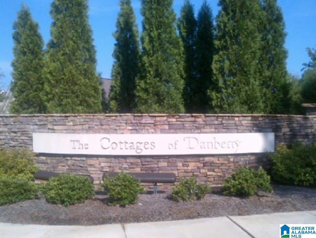 1032 Danberry Ln, Hoover, AL 35242 - view of community sign