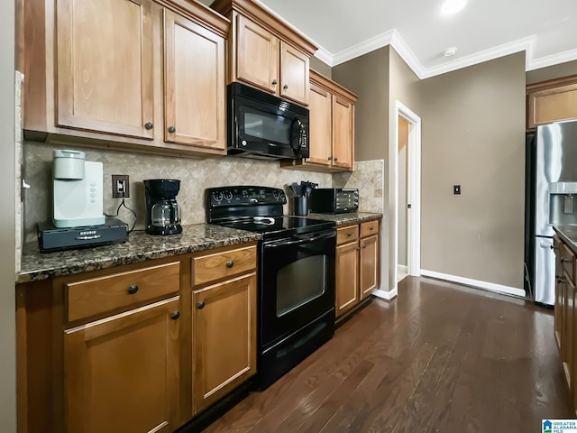 kitchen with tasteful backsplash, dark wood-style floors, black appliances, and crown molding