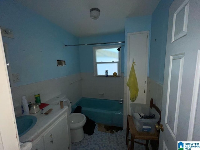 11 Coosa St, Childersburg, AL 35044 - bathroom featuring shower / tub combination, toilet, and vanity