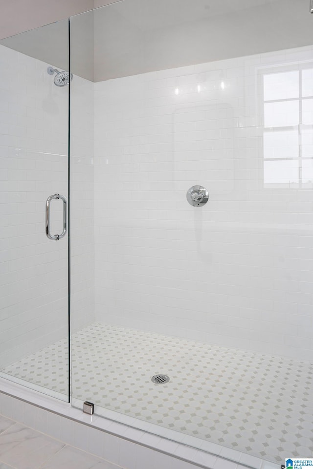 516 Preserve Pkwy, Hoover, AL 35226 - full bathroom with a stall shower