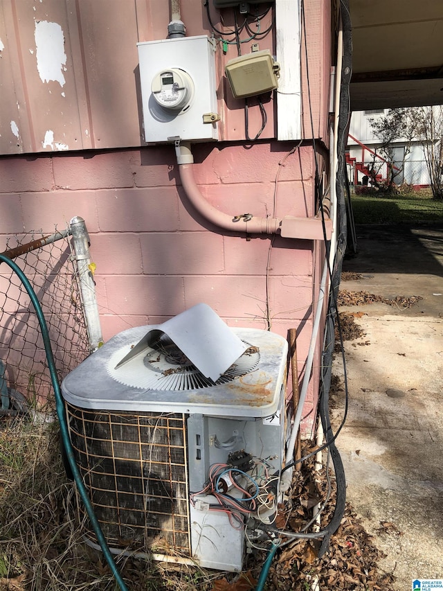 925 Ann St, Birmingham, AL 35228 - details with electric meter and central AC