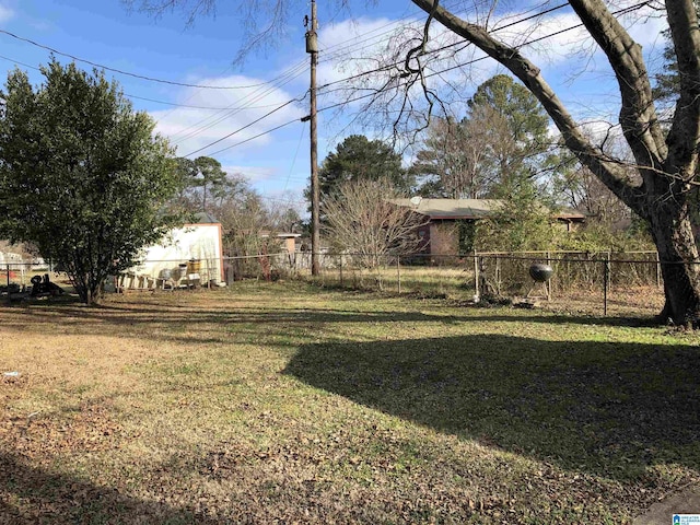 925 Ann St, Birmingham, AL 35228 - view of yard with fence