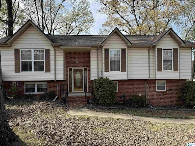 1520 Tropical Cir, Alabaster, AL 35007 - bi-level home featuring brick siding and entry steps