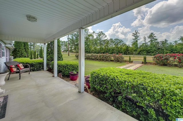 view of patio / terrace with covered porch
