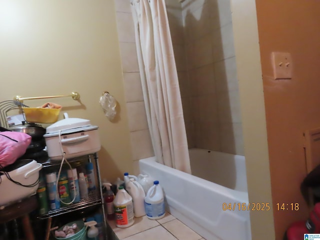 4255 Pulaski St, Birmingham, AL 35217 - full bathroom featuring shower / bath combo with shower curtain and tile patterned flooring