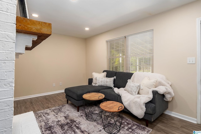 1324 W Navajo Dr, Alabaster, AL 35007 - living area featuring baseboards, recessed lighting, and wood finished floors