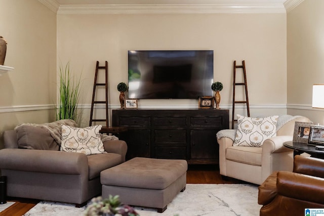 100 Edgewood Cir, Oneonta, AL 35121 - living room with wood finished floors and crown molding