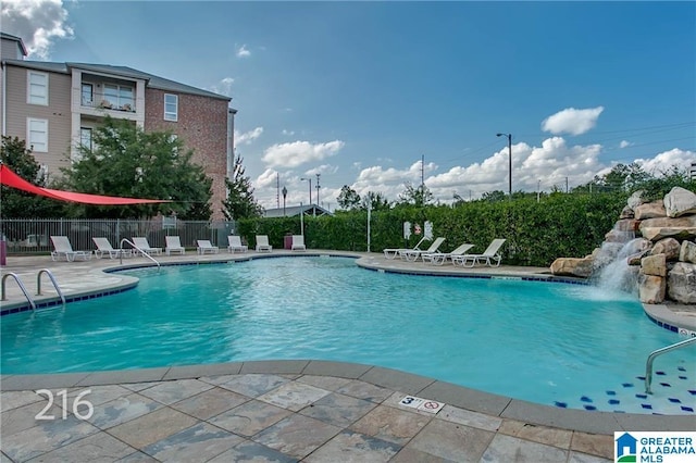 600 13th St E Unit 914, Tuscaloosa, AL 35401 - community pool with a patio area