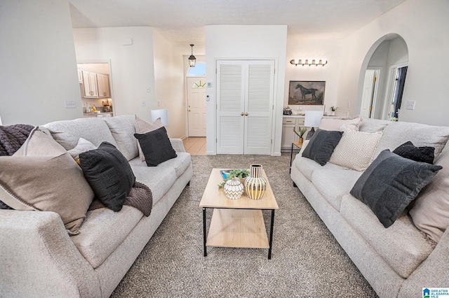 16 Eagle Rock Dr, Alabaster, AL 35007 - living area with arched walkways
