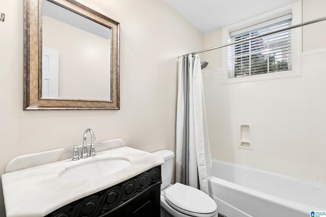 5006 Aberdeen Way, Hoover, AL 35242 - full bathroom featuring shower / bathtub combination with curtain, vanity, and toilet