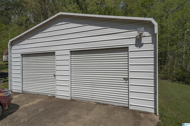 view of detached garage