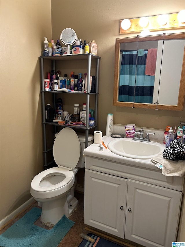 385 Cloverdale Dr, Sylacauga, AL 35150 - full bathroom featuring toilet and vanity