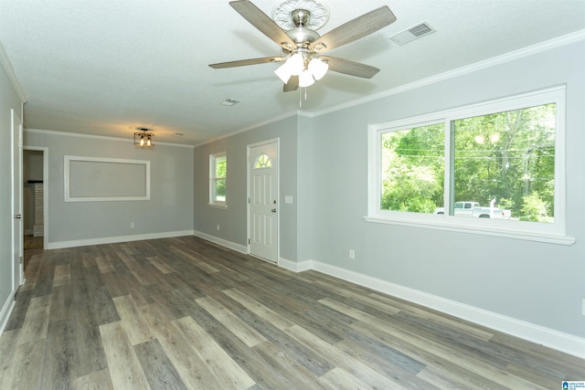 122 Mims Cir, Clanton, AL 35045 - foyer featuring ornamental molding, wood finished floors, ceiling fan, and a textured ceiling