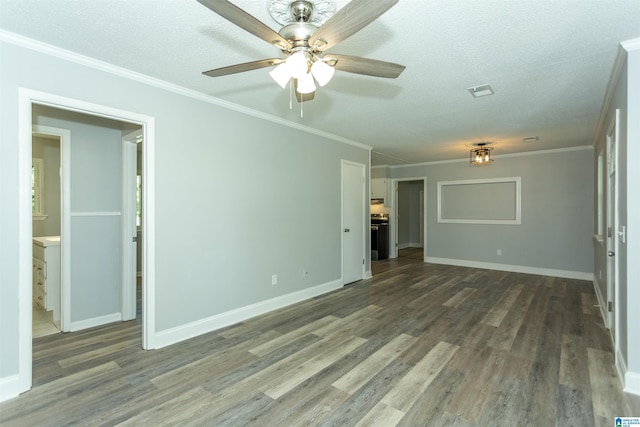122 Mims Cir, Clanton, AL 35045 - unfurnished living room featuring wood finished floors, ornamental molding, a textured ceiling, and ceiling fan
