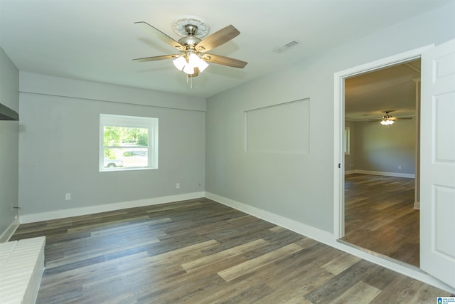 122 Mims Cir, Clanton, AL 35045 - unfurnished bedroom featuring wood finished floors and ceiling fan