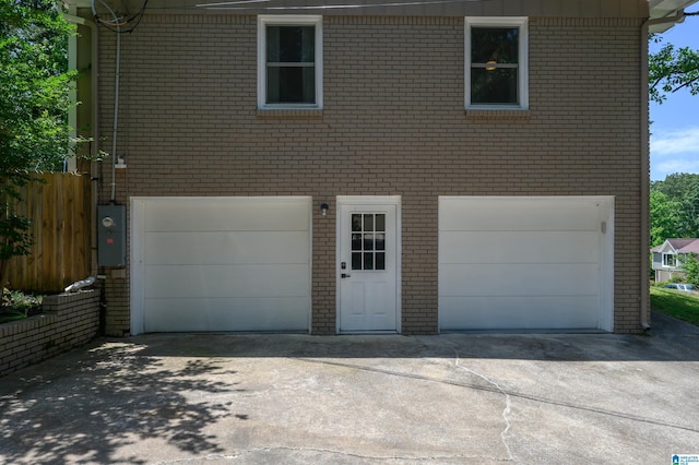 5001 Mountain View Pkwy, Birmingham, AL 35244 - garage with driveway