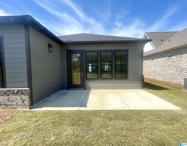 342 Shiloh Creek Dr, Calera, AL 35040 - entrance to property with a patio and a yard