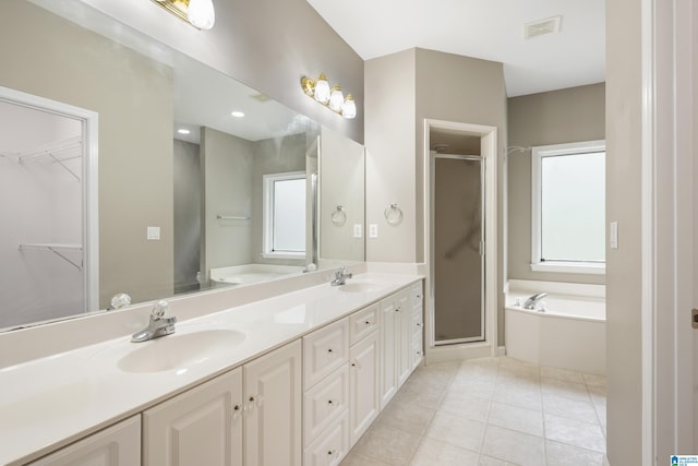 43 Dogwood Dr, Calera, AL 35040 - full bath featuring visible vents, a sink, and a stall shower