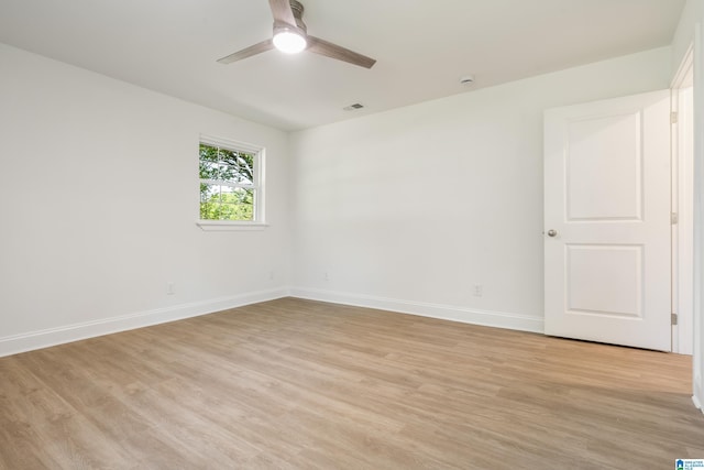 1515 Spring St, Alexander City, AL 35010 - unfurnished room featuring baseboards, a ceiling fan, visible vents, and light wood-type flooring