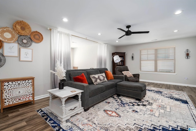 living room with baseboards, recessed lighting, wood finished floors, and a ceiling fan