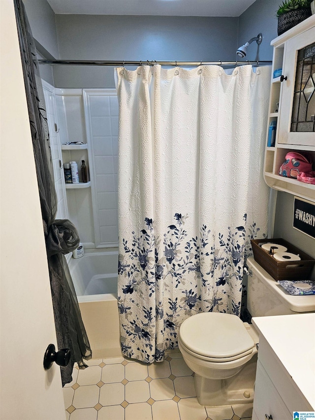 full bathroom with vanity, toilet, and shower / bath combo